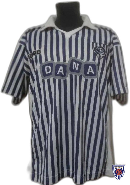 Camiseta diseñada por DANA para el período 2002-2003